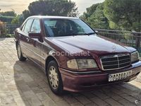 Usado Mercedes C180 Elegance 122 CV (89 kW) 1997 Granate Berlina