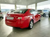 Usado Skoda Octavia 115 CV (84 kW) 2019 Rojo Berlina