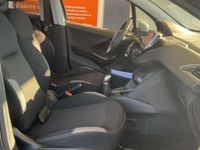 Usado Peugeot 208 Active 75 CV (55 kW) 2016 Utilitario