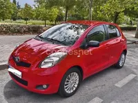 Usado Toyota Yaris 101 CV (74 kW) 2009 Rojo Utilitario