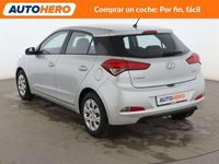 Usado Hyundai i20 84 CV (61 kW) 2015 Plateado Utilitario