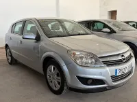 Usado Opel Astra Edition 110 CV (80 kW) 2009 Gris / plata Berlina
