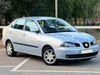 Usado Seat Cordoba Stella 100 CV (73 kW) 2004 Gris / plata Berlina