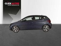 Usado Hyundai i20 101 CV (74 kW) 2024 Gris Utilitario