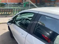 Usado Toyota Yaris Hybrid Active 100 CV (73 kW) 2014 Blanco Berlina
