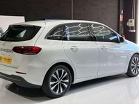 Usado Mercedes B200 150 CV (110 kW) 2022 Blanco Monovolumen