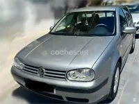 Usado VW Golf IV Highline 105 CV (77 kW) 2003 Gris / plata Berlina