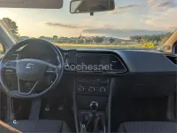 Usado Seat Leon Reference 105 CV (77 kW) 2013 Azul Berlina