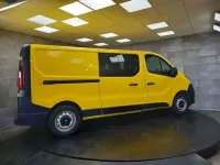 Usado Renault Trafic 95 CV (69 kW) 2019 Amarillo Monovolumen