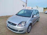 Usado Ford Fiesta Trend 90 CV (66 kW) 2009 Gris / plata Berlina