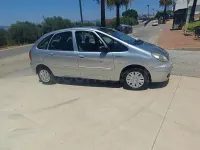 Usado Citroën Xsara Picasso Exclusive 92 CV (67 kW) 2009 Gris / plata Monovolumen