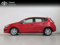 Usado Toyota Auris Active 132 CV (97 kW) 2015 Rojo Berlina