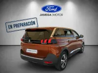 Usado Peugeot 5008 Allure 130 CV (95 kW) 2022 Naranja SUV