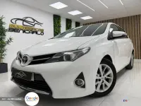 Usado Toyota Auris Business Edition 124 CV (91 kW) 2014 Blanco Utilitario