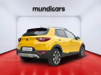 Usado Kia Stonic 110 CV (80 kW) 2018 Amarillo SUV