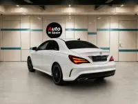 Usado Mercedes CLA180 122 CV (89 kW) 2019 Blanco Coupe