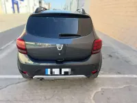 Usado Dacia Sandero Stepway 90 CV (66 kW) 2017 Negro Berlina