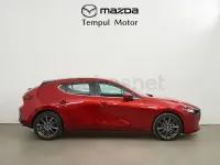 Używany Mazda 3 Center-Line 140 KM (102 kW) 2025 Czerwony Sedan/Limuzyna