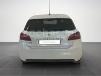 Usado Peugeot 308 Allure 100 CV (73 kW) 2019 Blanco Berlina