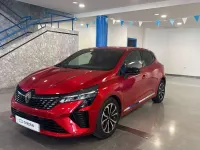 Usado Renault Clio Techno 91 CV (66 kW) 2024 Rojo Utilitario