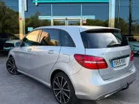 Usado Mercedes B200 140 CV (102 kW) 2018 Gris Utilitario