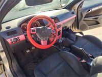 Usado Opel Astra GTC Sport 125 CV (91 kW) 2005 Gris / plata Berlina