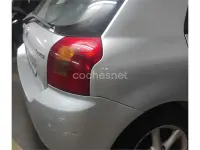 Usado Toyota Corolla Luna 110 CV (80 kW) 2003 Gris / plata Berlina