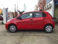 Usado Toyota Yaris Live 69 CV (50 kW) 2011 Rojo Utilitario