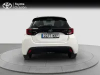 Usado Toyota Yaris Hybrid Active 116 CV (85 kW) 2024 Blanco classic Berlina