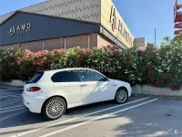 Usado Alfa Romeo 147 Distinctive 150 CV (110 kW) 2007 Blanco Utilitario