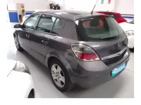 Usado Opel Astra Energy 90 CV (66 kW) 2009 Gris Utilitario