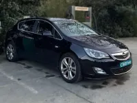 Usado Opel Astra Sport 125 CV (91 kW) 2010 Negro Utilitario