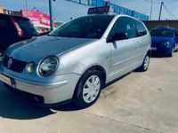 Usado VW Polo Trendline 64 CV (47 kW) 2002 Gris / plata Berlina