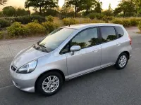 Usado Honda Jazz 83 CV (61 kW) 2007 Gris / plata Utilitario