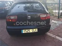 Usado Seat Leon Stella 110 CV (80 kW) 2003 Negro Utilitario