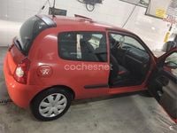 Usado Renault Clio II Campus 60 CV (44 kW) 2007 Rojo Berlina