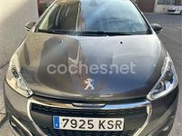 Usado Peugeot 208 Signature Sky 82 CV (60 kW) 2018 Gris / plata Utilitario