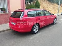 Usado VW Passat 105 CV (77 kW) 2014 Rojo Familiar