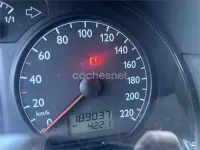 Usado VW Polo Trendline 75 CV (55 kW) 2005 Gris / plata Utilitario