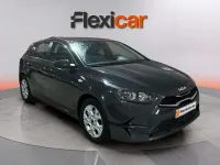 Usado Kia Ceed 136 CV (100 kW) 2023 Gris Utilitario
