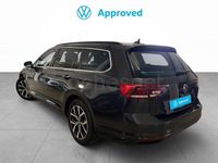 Usado VW Passat Executive 150 CV (110 kW) 2023 Gris / plata Familiar