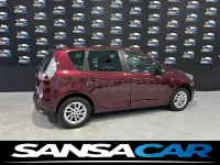 Usado Renault Scénic LIMITED 110 CV (80 kW) 2015 Granate Monovolumen