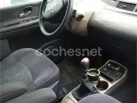 Usado Renault Grand Espace Expression 150 CV (110 kW) 2003 Azul Monovolumen