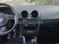 Usado Seat Ibiza Reference 64 HP (47 kW) 2006 Cinzento Citadino