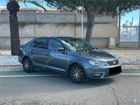 Usado Seat Toledo Reference 110 CV (80 kW) 2015 Gris / plata Utilitario