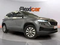 Usado Skoda Karoq Selection 150 CV (110 kW) 2024 Gris SUV