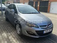 Usado Opel Astra Excellence 110 CV (80 kW) 2014 Gris / plata Familiar