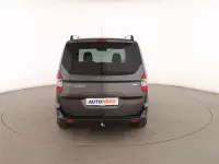 Usado Ford Tourneo Courier Trend 100 CV (73 kW) 2017 Gris Monovolumen
