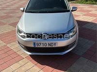 Usado VW Polo Advance 75 CV (55 kW) 2017 Gris / plata Berlina