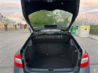 Usado Skoda Octavia Ambition 150 CV (110 kW) 2018 Gris / plata Berlina